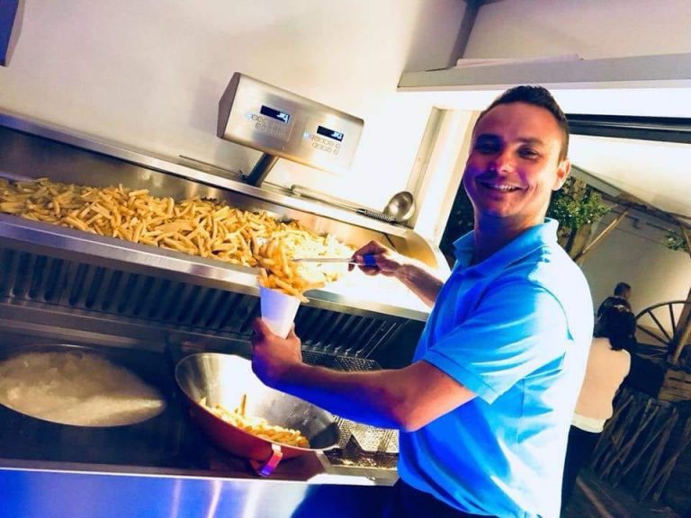Mobiele frituur wagen van Friet & Co voor feesten en events aan huis