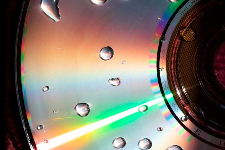 CD of DVD drukken bij professionele perserij met volledig eigen productieruimte en deskundig advies