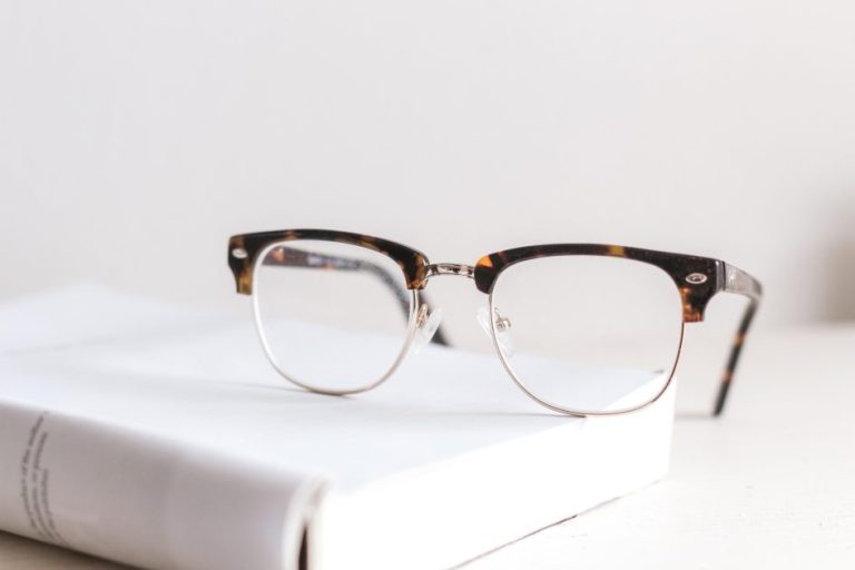 Professionele brillenwinkel Bruninx Design Optics waar u uw gewenste bril vindt met duurzame brillenglazen